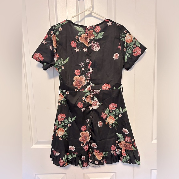 Cute Short Sleeve Ruffle Dress - Picture 3 of 3